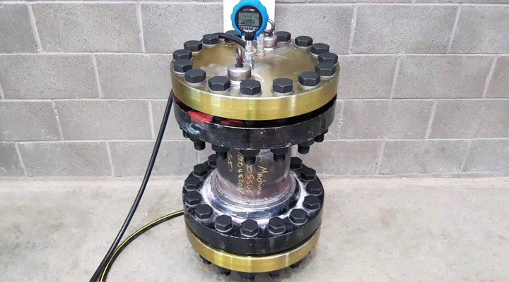 Pipe in pipe seals